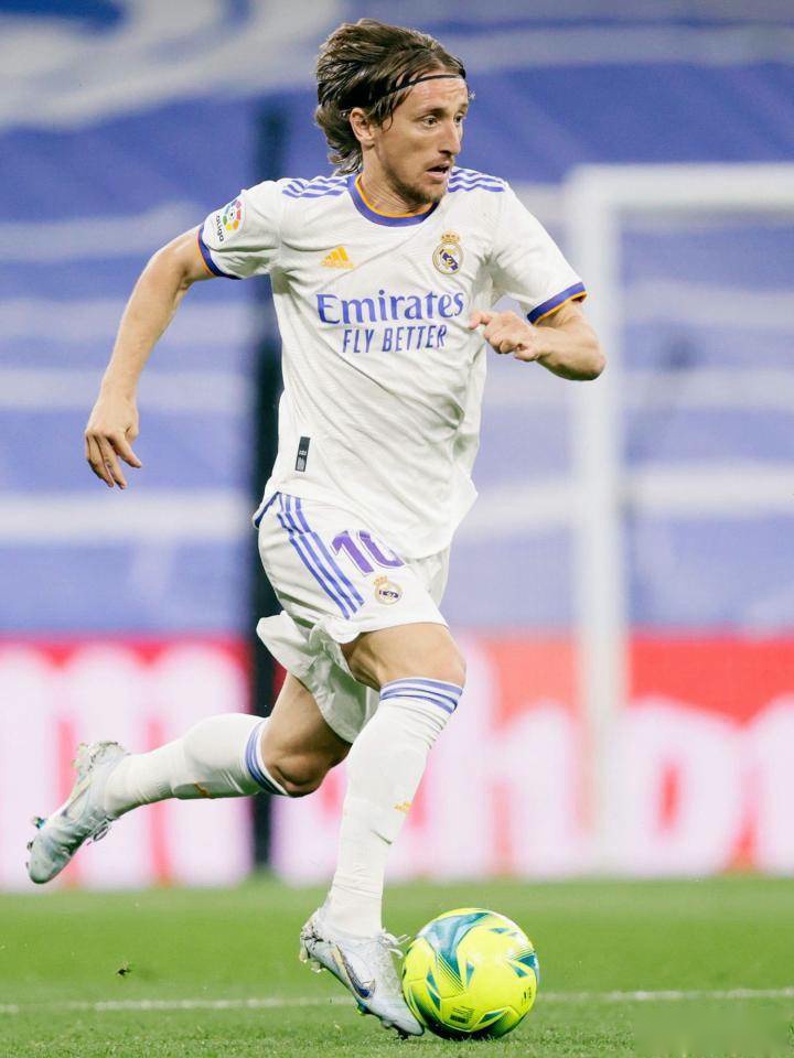 巴萨逆转取胜却迎来重磅伤情 全场最佳奥尔莫肩膀脱臼恐赛季报销