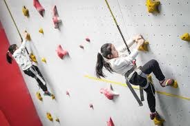 [中超]阿代米右侧兜射中柱 基莱斯跟上补射得手