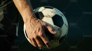 看完国足的集训名单，主力李源一落选刘诚宇入选，伊万的胆子真大