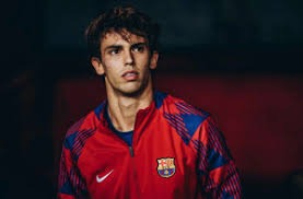 记者：曼联一月不打算买中场，已为明夏锁定多名引援目标